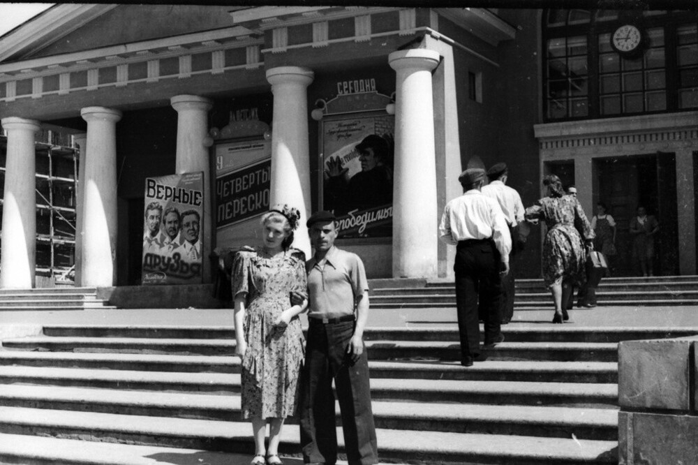 Архив Руслана Павлова. Кинотеатр «Победа». 1954–1955 годы. Автор: Александр Овчинников. Орел.