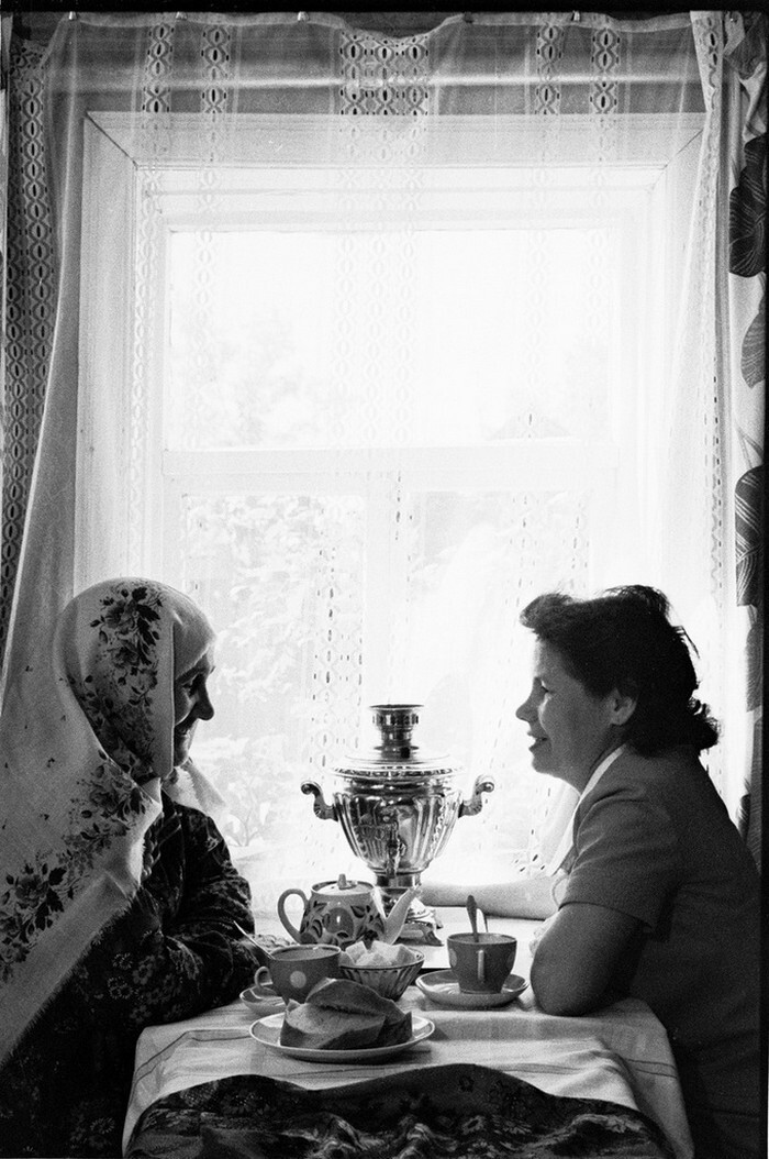 Чаепитие со свекровью. Казань, 7 мая 1979 года.