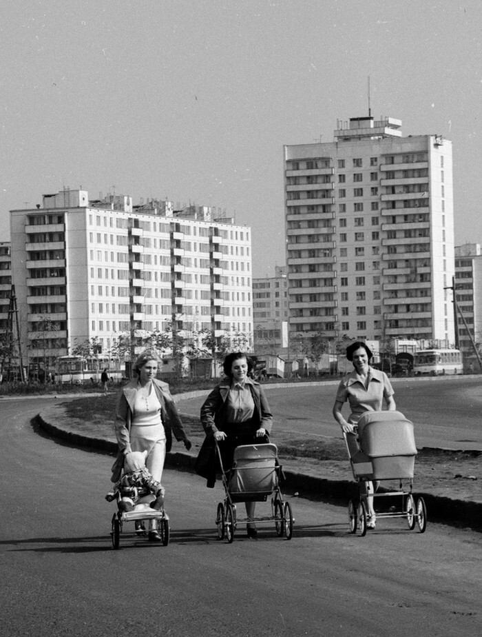 В новом городе. Набережные Челны, 6 сентября 1977 года.