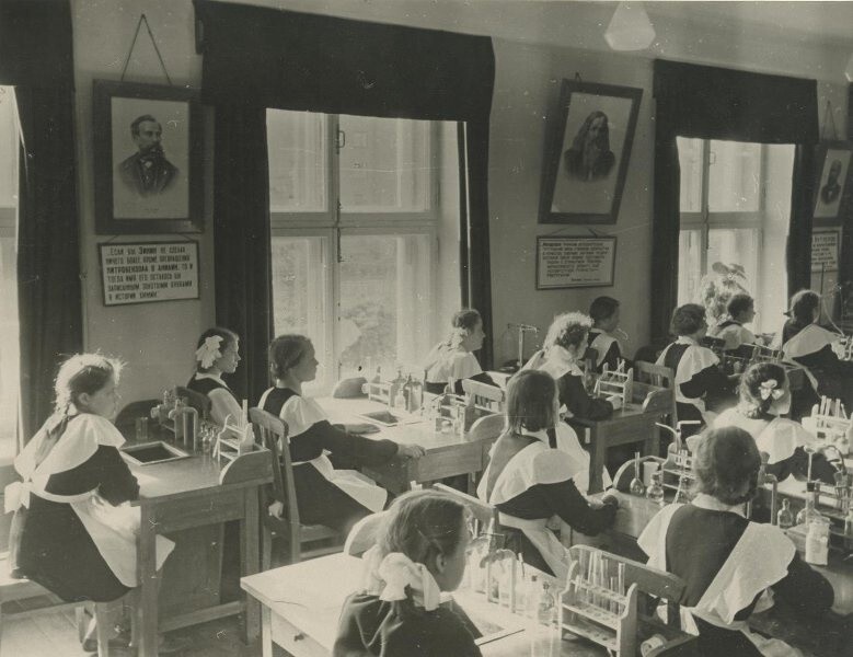 На уроке. 1950-е.