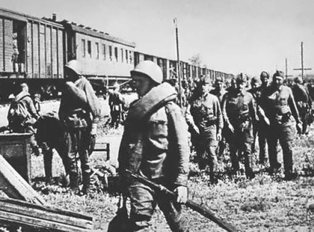 Бойцы дивизии прыгали из вагонов и вступали в бой с немецкими танками. Самый трагичный бой Сталинграда