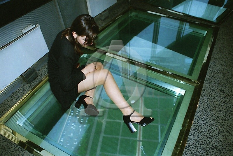 Открытие стеклянных полов на останкинской телебашне, 1998 год