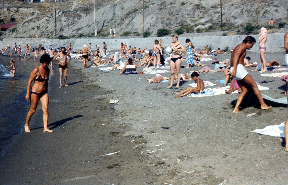 А это уже пляж в Судаке.