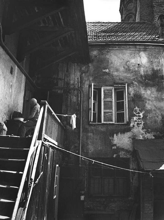Двор в Вильнюсе, 1979. «Тихая жизнь, "стил лайф"».