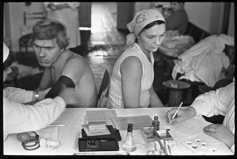 День донора на Кузнецком металлургическом комбинате. 16 сентября 1981 года. Автор: Владимир Соколаев. Кемеровская область, Новокузнецк.