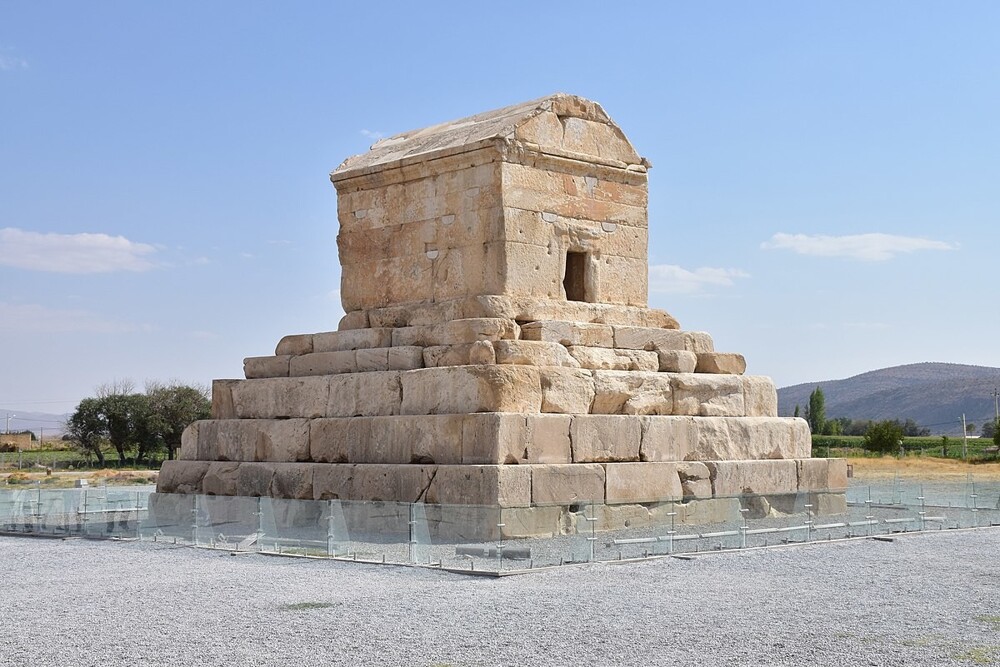 Гробница Кира, пережившая тысячелетия землетрясений