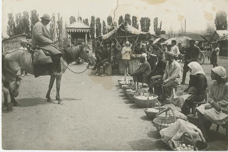 Базар. 1929–1930 годы. Автор: Иван Панов. Узбекская ССР.