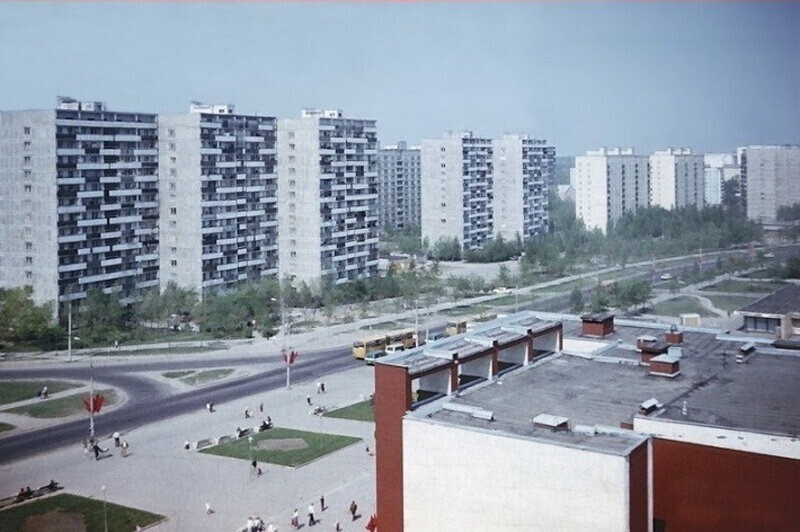 Неподражаемое Восточное Бирюлёво. Вид на Бирюлёвскую улицу.