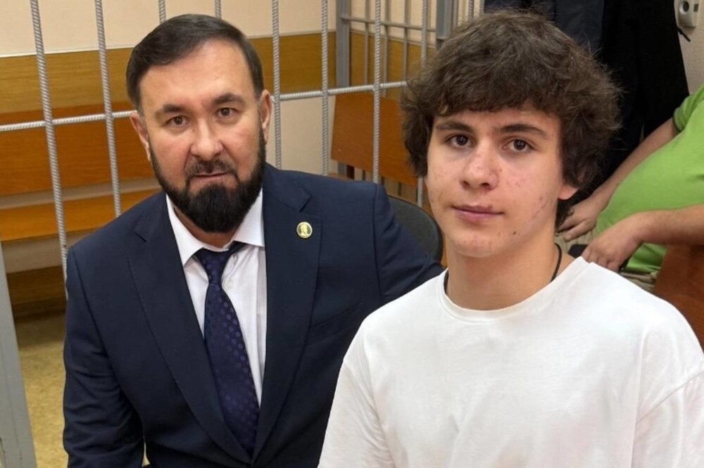 Нападавшего на прохожих чеченского подростка суд отправил в колонию на два года