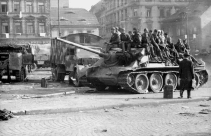 Эта САУ стала спасением для РККА в 1943. Наш ответ "Тиграм" и "Пантерам"