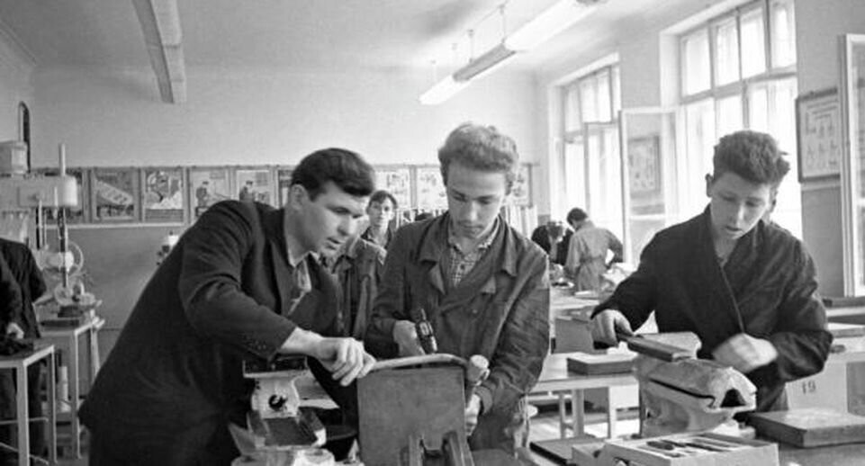 Уроки труда в советской школе. Мальчики