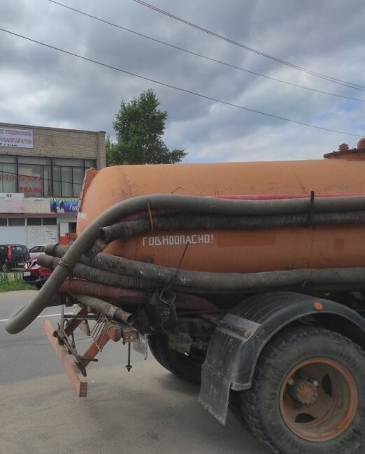 Не ищите здесь смысл. Здесь в основном маразм
