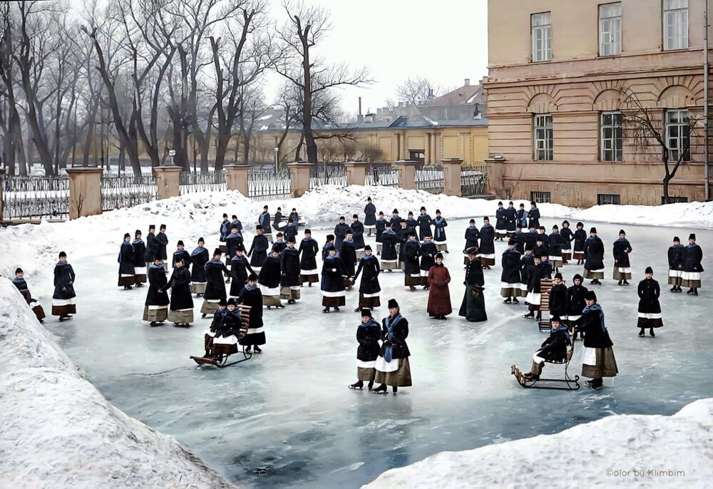 14. Смольный институт для благородных девиц, Россия, ок. 1913 г.