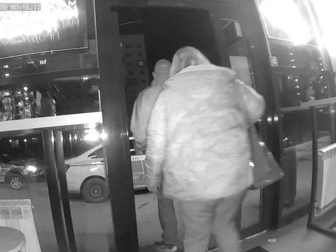В Новосибирске мужчина разозлился на охранников ночного клуба и пришёл на разборки с мамой