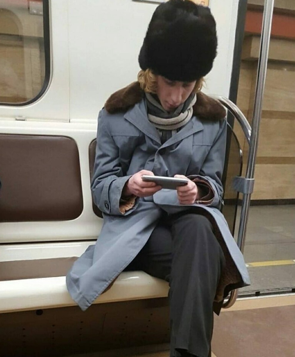 Всё метро завидует его шапке