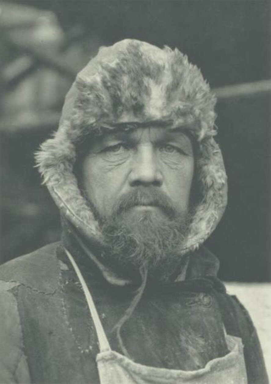 Товарищ Михаил, сибирский каменщик. 1931 год.