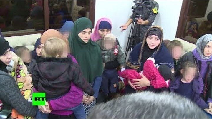  По данным тг-каналов, 27 сирийских семей везут в город Артём, Приморский край