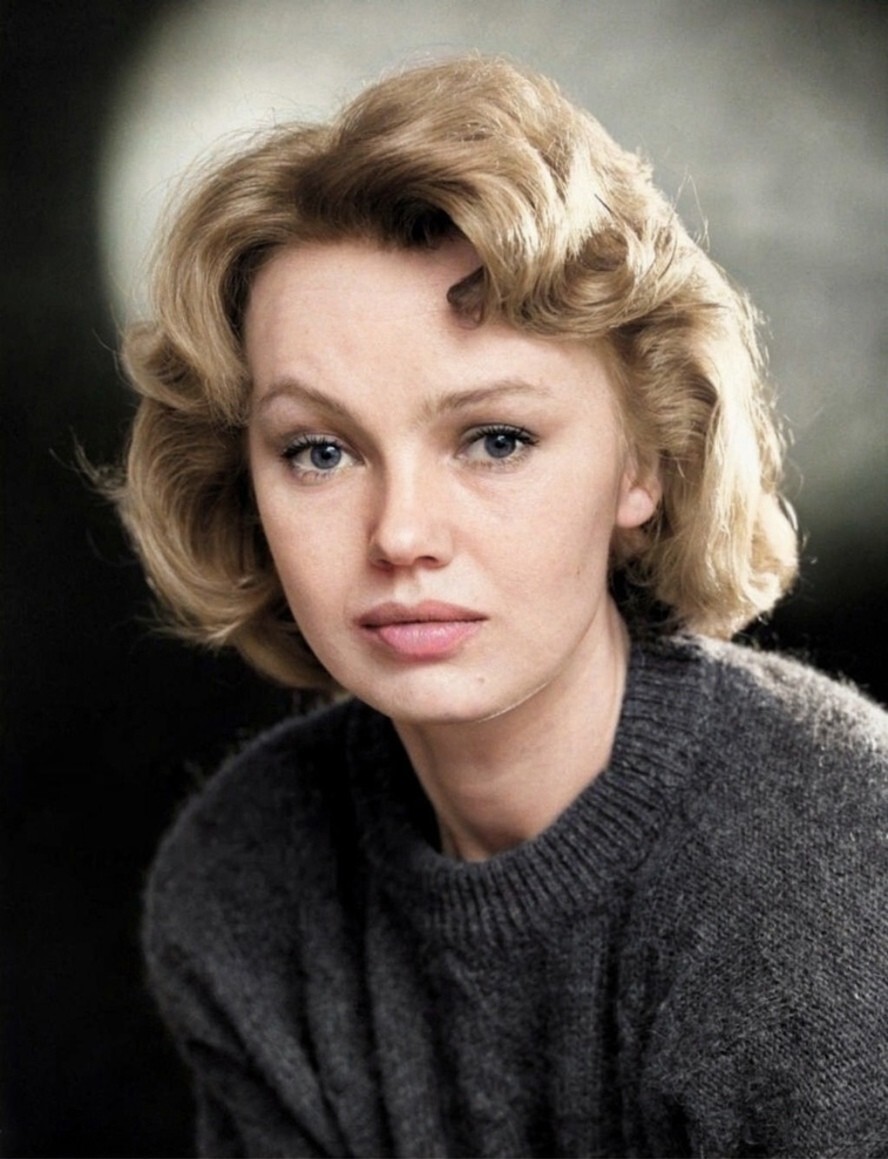Елена Попова