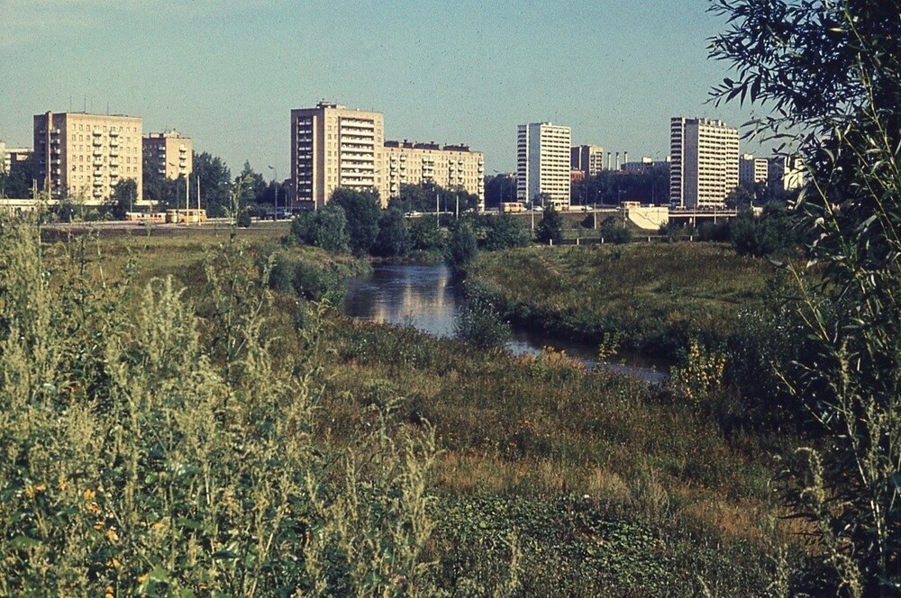 Изгиб Яузы неподалёку от проспекта Мира. За спиной фотографа - Ростокинский акведук.