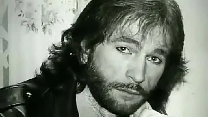 Музыкант, певец, автор песен и киноактер Игорь Тальков (1956-1991) был убит 6 октября 1991 года