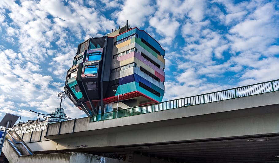 10. Bierpinsel (Бирпинзель) – здание в виде дерева, Берлин, Германия
