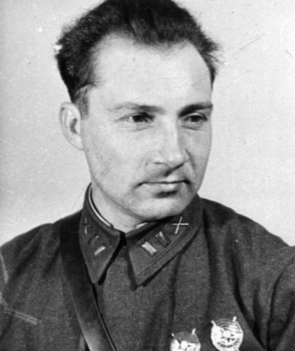 Батальонный комиссар А. ПОЛЯКОВ