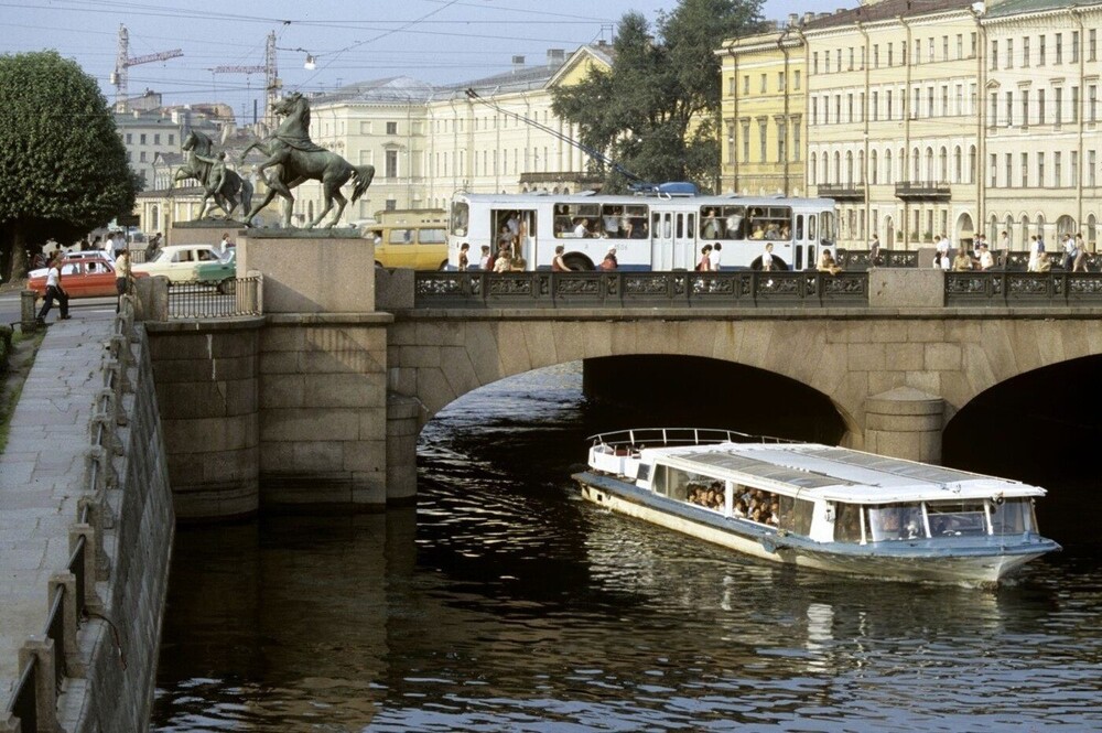 Аничков мост.
