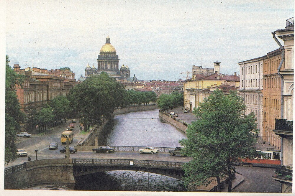 Поцелуев мост и Исаакиевский собор. 