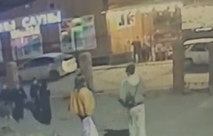 "У него в руках пистолет":  банда школьников напала на кафе во Владивостоке