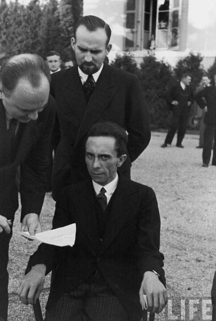 6. Глаза, полные ненависти, 1933