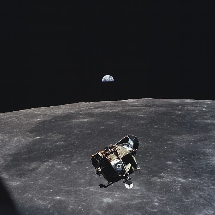4. Всё человечество на одной фотографии, кроме Майкла Коллинза