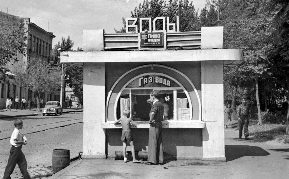 Павильон "Воды" на Кировском проспекте в Ростове-на-Дону.