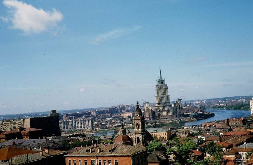 Ну и напоследок - вот такой вид на Москву 1952 года.