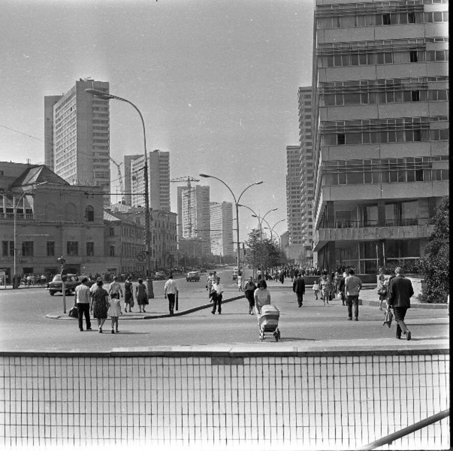 Проспект Калинина. 1968–1975 годы. Автор: Иван Шагин.