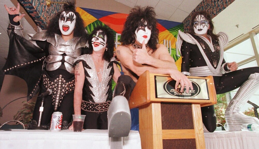 Умер сооснователь группы Kiss гитарист Эйс Фрейли