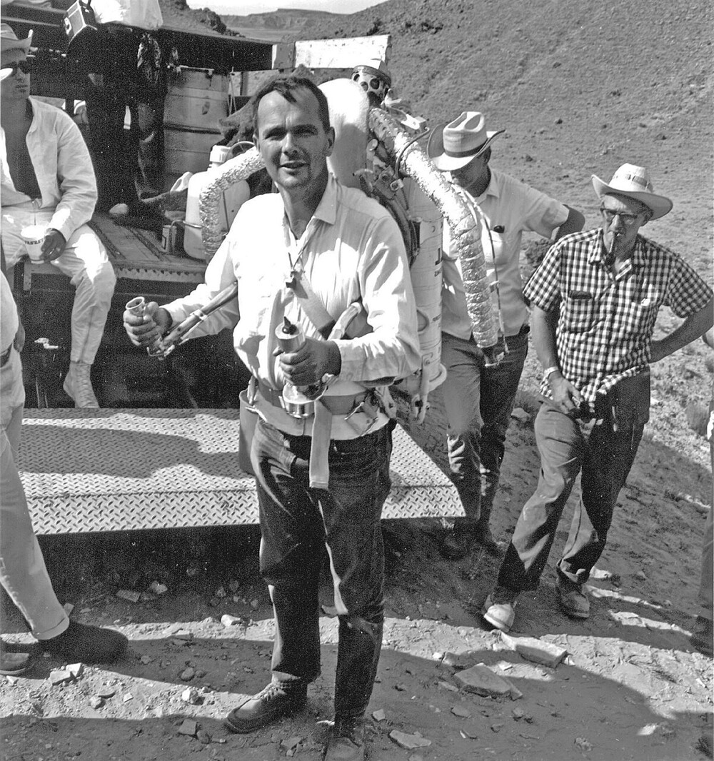 Единственный человек, похороненный на Луне