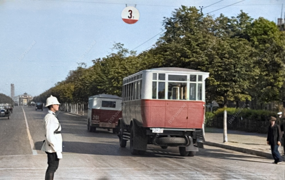 Жизнь Советской Москвы в 30-е годы