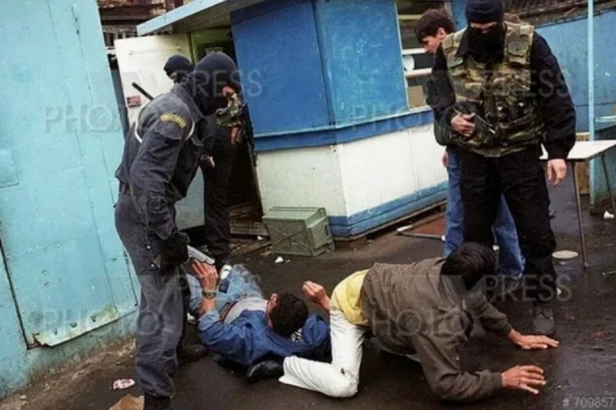 "Проверка документов" у лиц кавказской национальности.