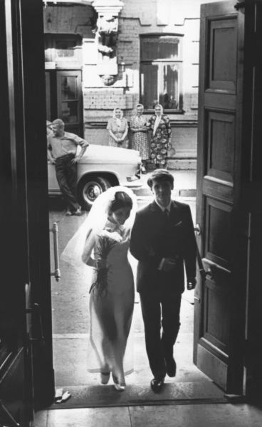 «Начало». 1970 год. Авторы: Нина Свиридова и Дмитрий Воздвиженский.
