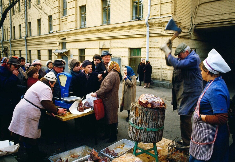 Торговля мясом во дворах на Грузинском валу.