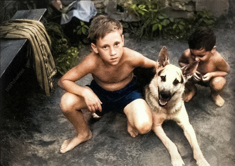 Интересная фотоподборка известных личностей СССР и мира в детстве и юности