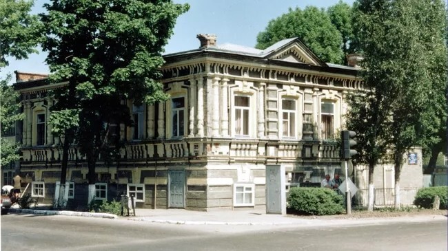 Фото из архивов УФСБ по Краснодарскому краю. Здание Ейского детского дома, воспитанников которого казнили эсэсовцы 9 октября 1942 года.