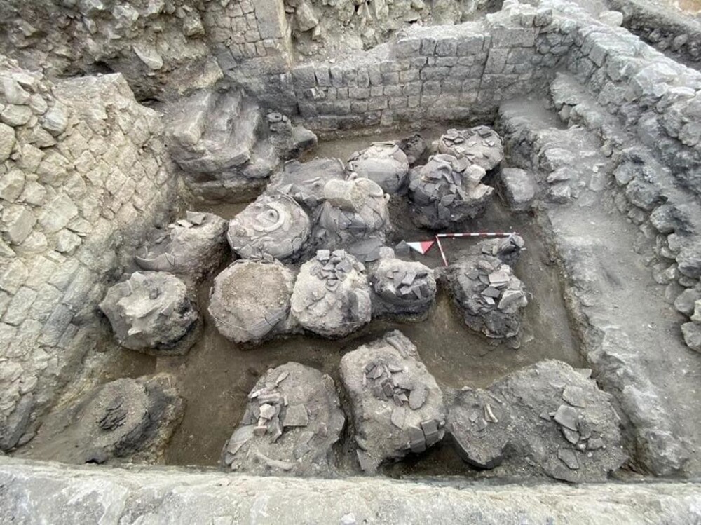 В Турции найден 1200-летний хлеб с изображением Христа