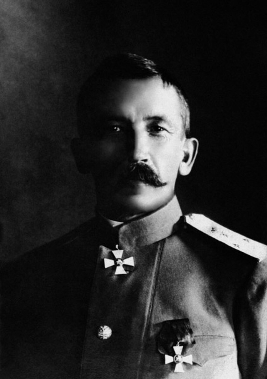 Главнокомандующий войсками Лавр Корнилов. 1917 год.