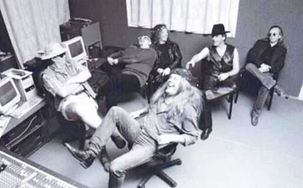 Он играл в «Наутилусе» и стремился вернуть молодёжь на стезю добродетели…