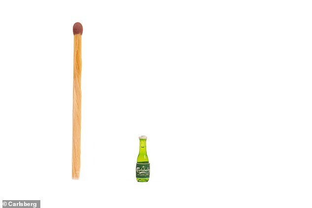 Пивоварня Carlsberg представила бутылку пива размером с рисовое зёрнышко