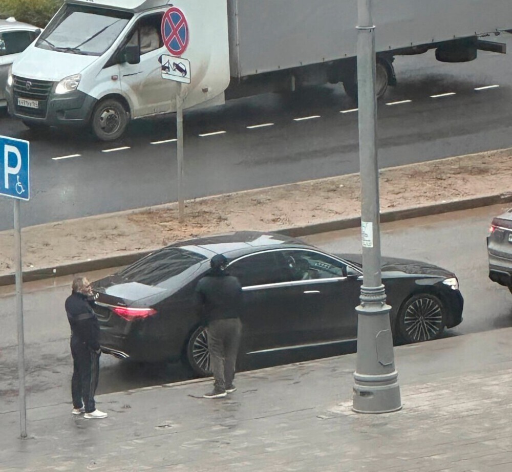 В Москве группа мигрантов устроила массовую драку с использованием лопат и палок В Москве группа мигрантов устроила массовую драку с использованием лопат и палок