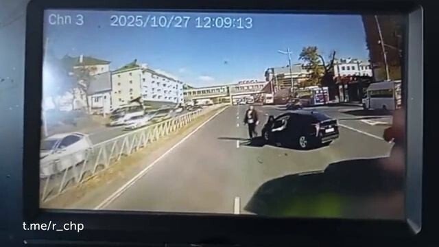 Учитель на дороге в Владивостоке "От воспитания до примирения" Учитель на дороге в Владивостоке "От воспитания до примирения"