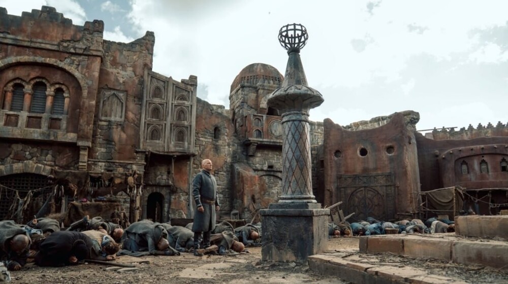 Съемки сериала «Трудно быть богом» завершены — первые кадры уже здесь