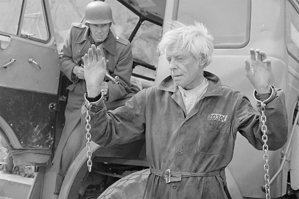 Глеб Стриженов в фильме «Единственная дорога», 1976 г. Глеб Стриженов в фильме «Единственная дорога», 1976 г.